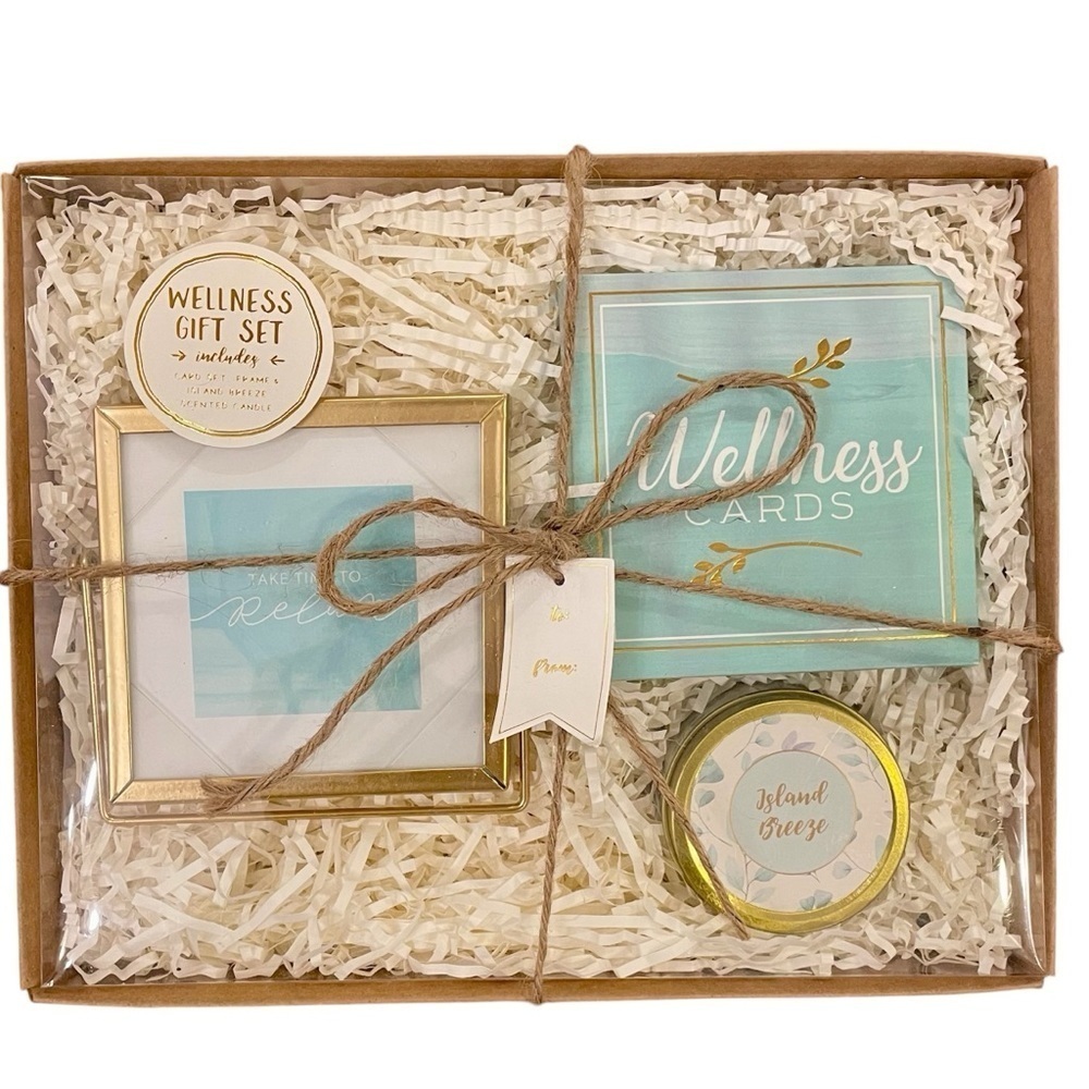 New Eccolo Wellness Gift Set With Card Set, Frame, Island Breeze Scented Candle.